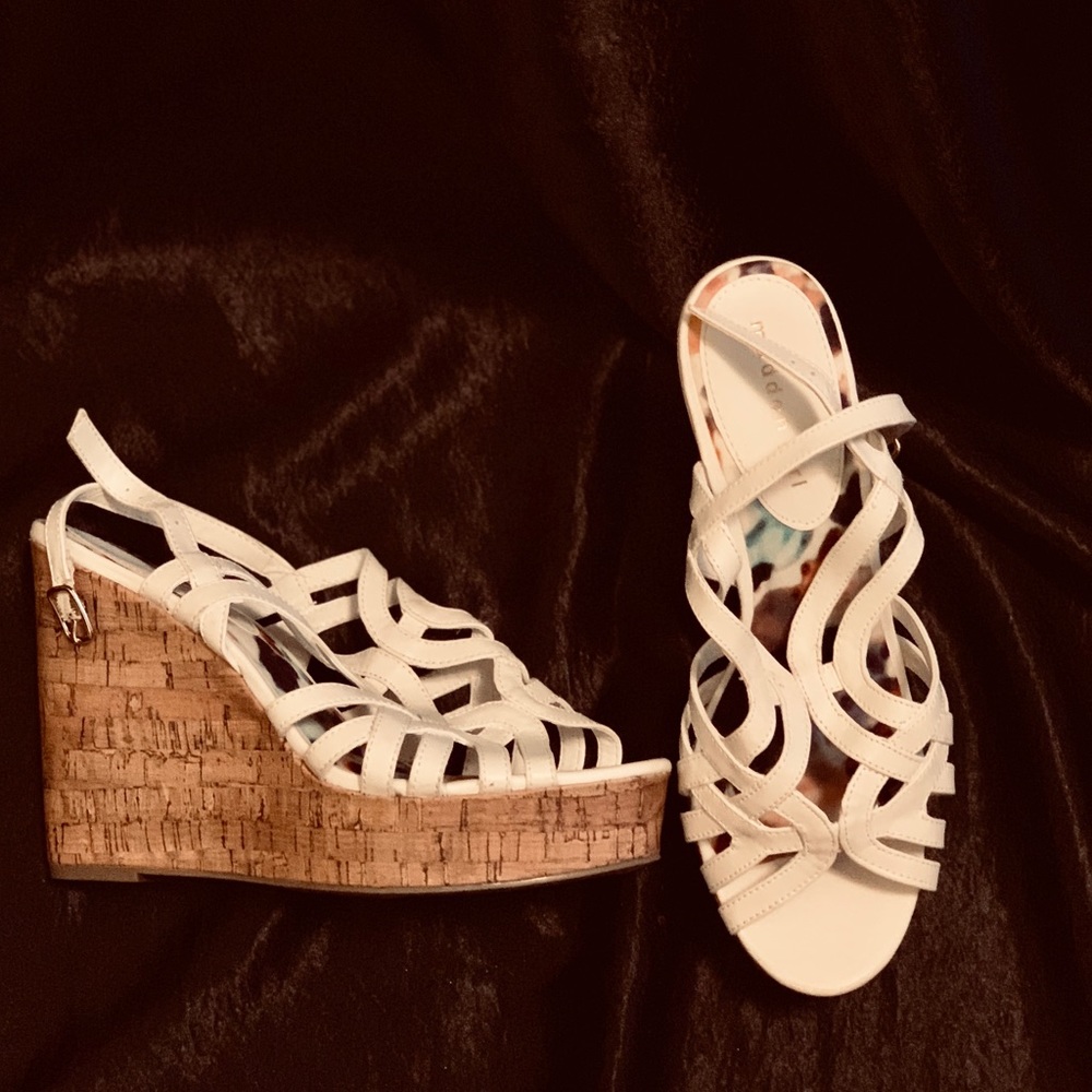 White Wedges